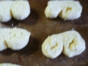 Rezept: Schweineöhrchen aus Quarkölteig Bild Nr. 2 Schweineöhrchen aus Quarkölteig - Rezept - Bild Nr. 2