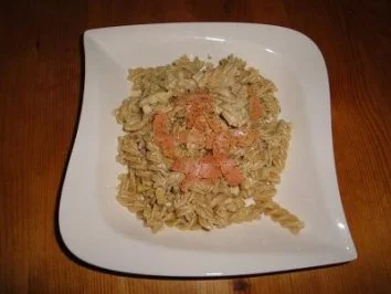 Teigwaren mit Lachssauce - Rezept