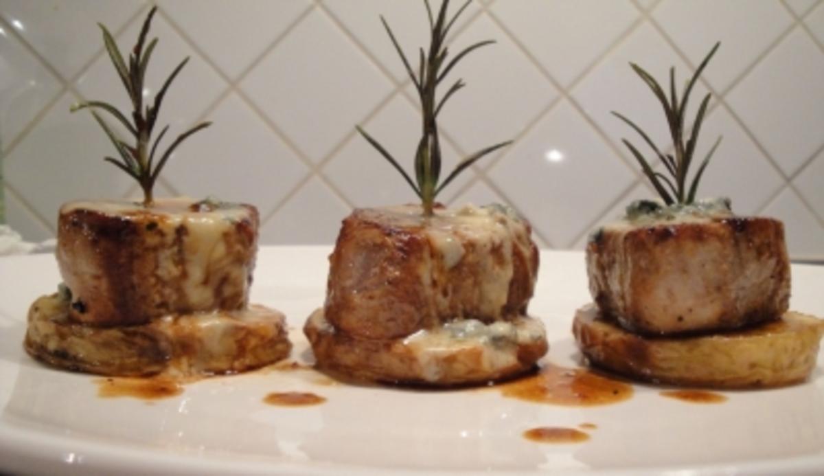 Bilder für Schweinsfilet auf Kartoffelscheiben mit Käse überbacken - Rezept
