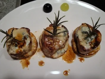 Schweinsfilet auf Kartoffelscheiben mit Käse überbacken - Rezept - Bild Nr. 2