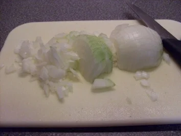 Gedünstetes Weisskraut mit Würstchen und Kartoffeln - Rezept - Bild Nr. 2