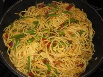 Spaghetti mit Tomaten-Speck-Bohnen.. - Rezept - Bild Nr. 4