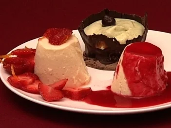 Dreierlei Variationen von der Bayerischen Creme - Rezept