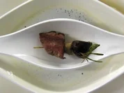 Cappuccino vom Steinpilzsüppchen, dazu eine Blätterteigstange - Rezept