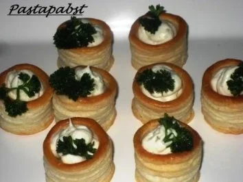 Mit Gorgonzolacreme gefüllte  Blätterteig-Pasteten - Rezept