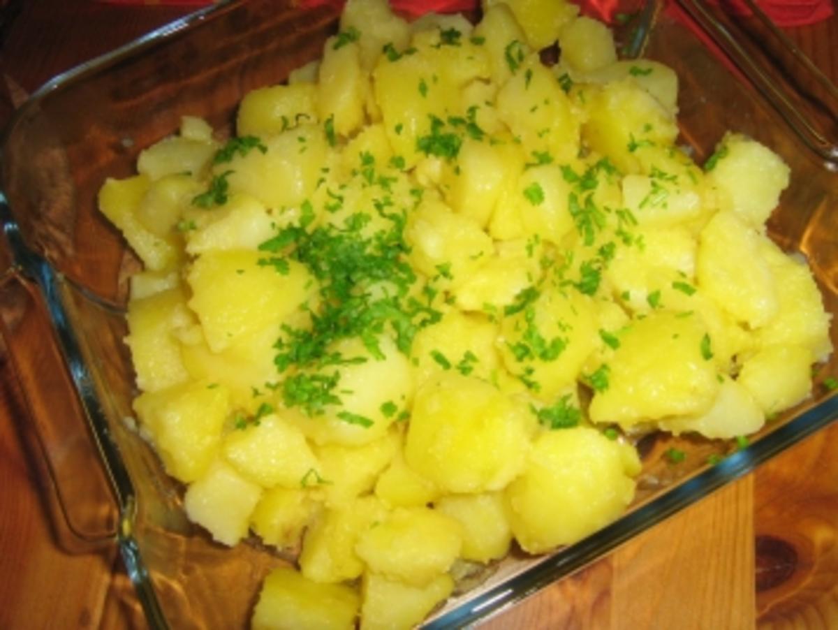 Butterkartoffeln mit Kartoffeln festkochend und Salz - Rezept mit Bild ...