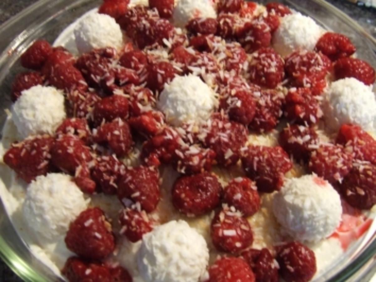 Himbeer-Raffaelo-Speise - Rezept mit Bild - kochbar.de