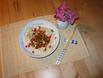Asia Zuccinisauce zu Bandnudeln - Rezept