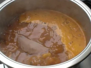 Sauerbraten mit Spätzle und Preiselbeeren - Rezept - Bild Nr. 4