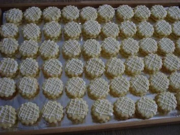 Rezept: Sektplätzchen Bild Nr. 4 Sektplätzchen - Rezept - Bild Nr. 4