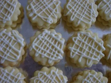 Rezept: Sektplätzchen Bild Nr. 5 Sektplätzchen - Rezept - Bild Nr. 5