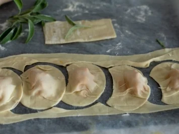 Rezept: Kürbisravioli Bild Nr. 2 Kürbisravioli - Rezept - Bild Nr. 2