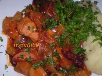 Rezept: Pikantes Wurstgulasch Pikantes Wurstgulasch - Rezept