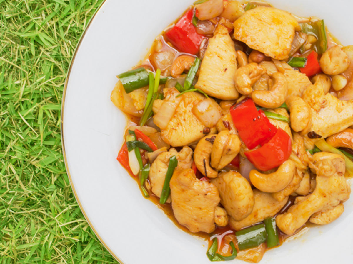 Wok Huhnergeschnetzeltes Mit Pak Choi Und Cashews Rezept Kochbar De