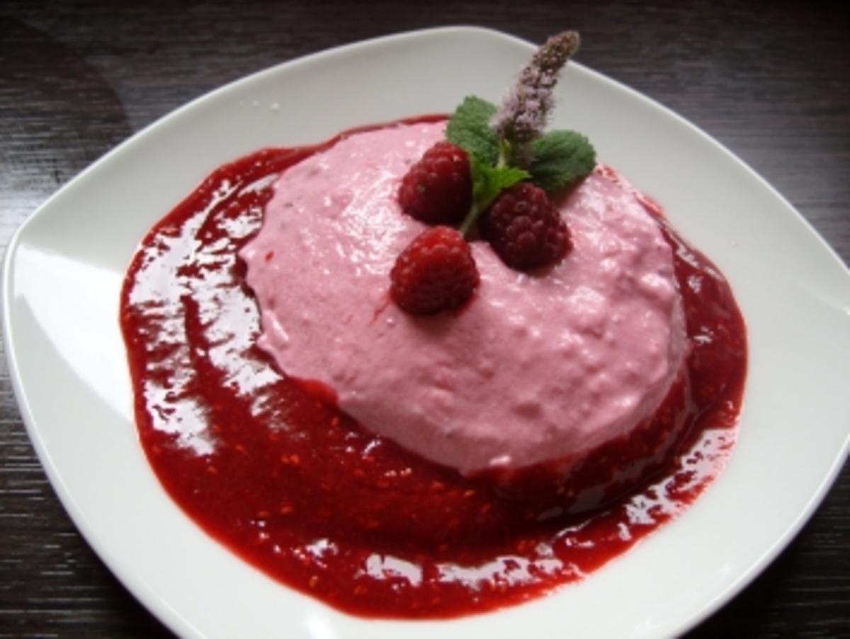 Dessert: Rote Beeren- Mousse mit Joghurt - Rezept