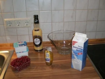 Eierlikörquark mit roten Johannisbeeren - Rezept - Bild Nr. 2