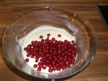 Eierlikörquark mit roten Johannisbeeren - Rezept - Bild Nr. 6