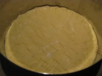 Zitronenkäsekuchen mit Himbeesoße - Rezept - Bild Nr. 3