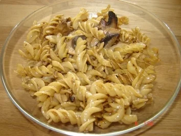 Rezept: Champignon-Rahm Nudeln Champignon-Rahm Nudeln - Rezept