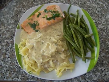 Lachsfilet mit Bandnudel - Rezept