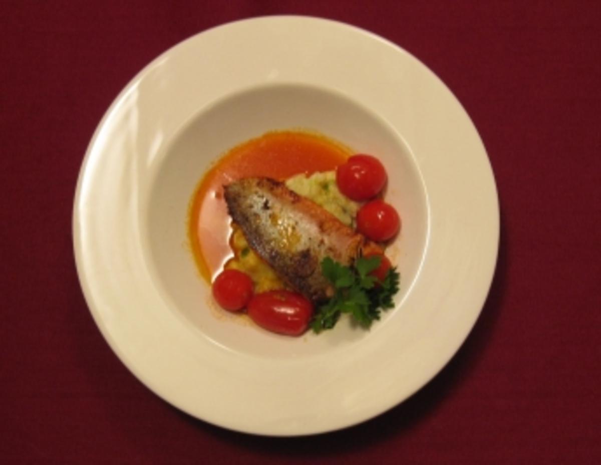 Edelfisch auf Paprikacoulis und Kartoffel-Avocado-Püree - Rezept
