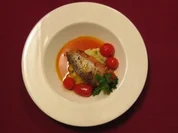 Edelfisch auf Paprikacoulis und Kartoffel-Avocado-Püree - Rezept
