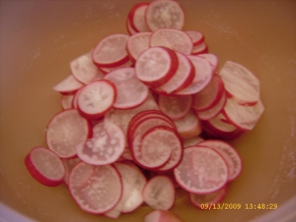 Radieschen - Melonen - Salat mit Ziegenkäse und Limettenvinaigrette - Rezept - Bild Nr. 2