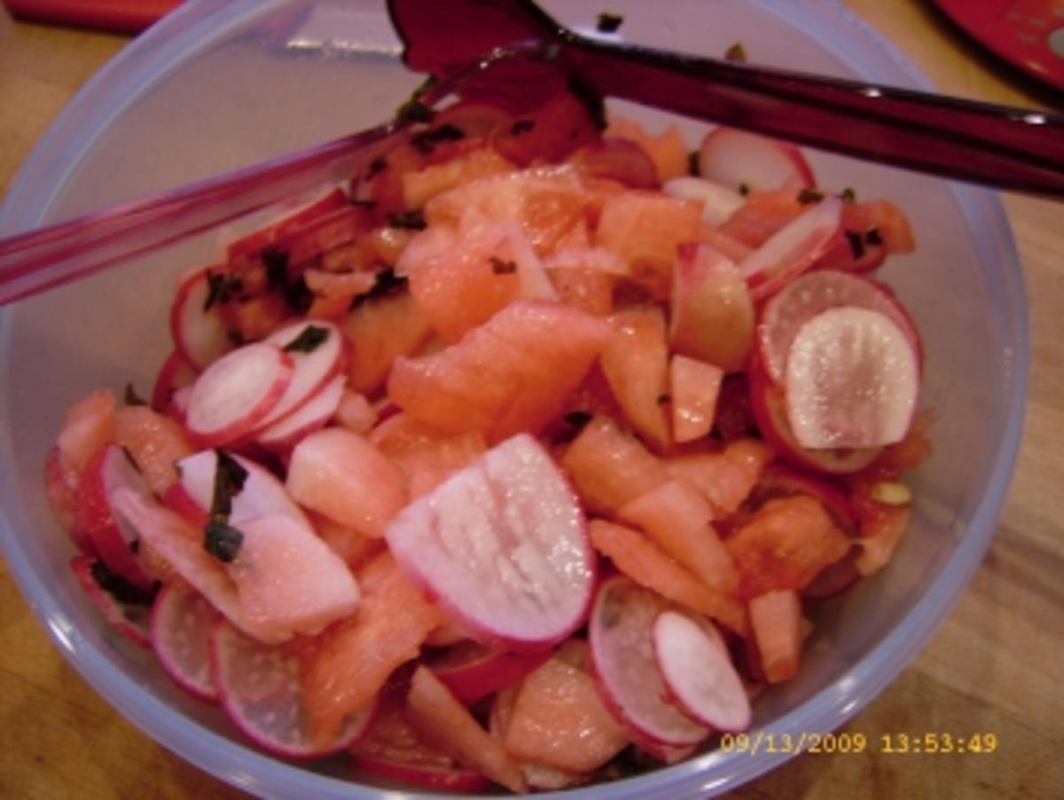 Radieschen - Melonen - Salat mit Ziegenkäse und Limettenvinaigrette - Rezept - Bild Nr. 5