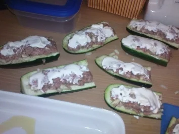 Zucchini mit Hackfleisch und Käse überbacken - Rezept - Bild Nr. 2