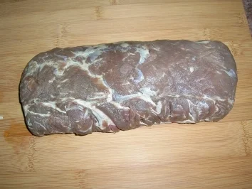 Rezept: Wildschweinrücken (ausgelöst) mit Cassissauce, Pfifferlingen, Rosenkohl, Kirschchutney und Orangengelee an Kartoffelknödel Bild Nr. 3 Wildschweinrücken (ausgelöst) mit Cassissauce, Pfifferlingen, Rosenkohl, Kirschchutney und Orangengelee an Kartoffelknödel - Rezept - Bild Nr. 3