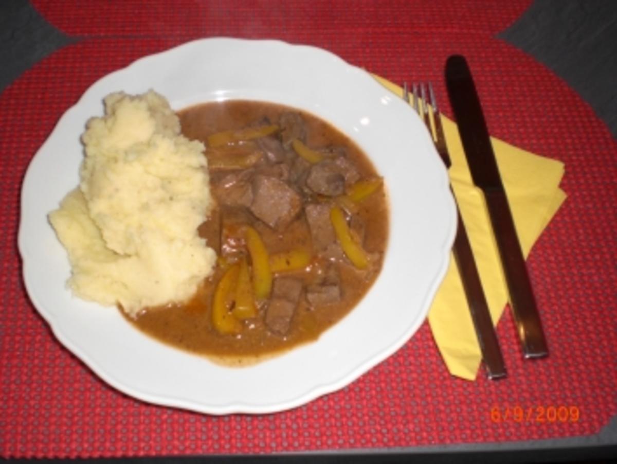 Lebergulasch mit Leber...Schwein, Rind oder Kalb und Zwiebel - Rezept ...