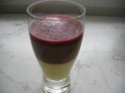 Zwei farben Pudding mit Brombeersoße - Rezept