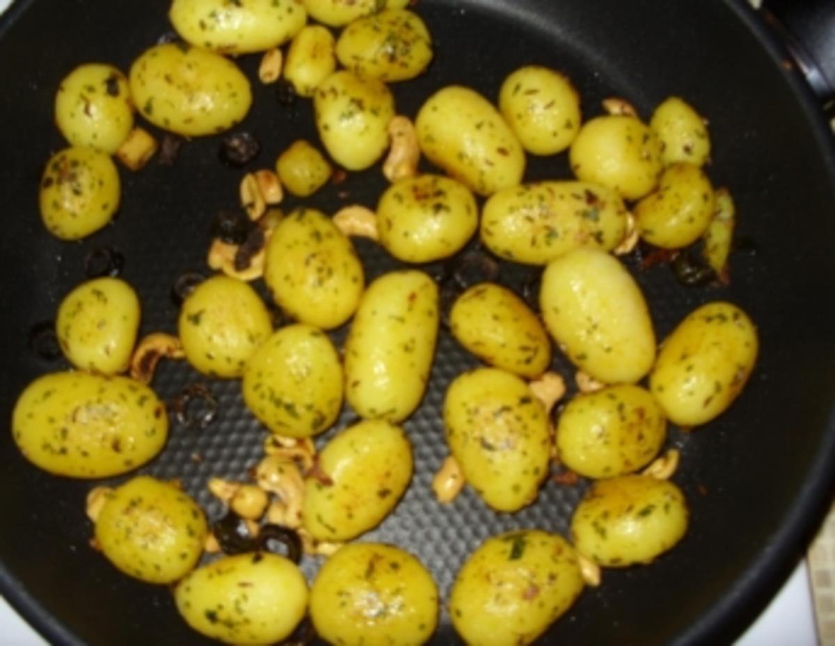 Putengeschnetzeltes mit Kartoffelchen und Babykarotten - Rezept - Bild Nr. 2