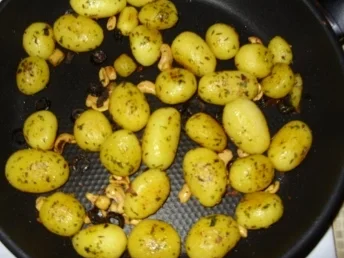 Putengeschnetzeltes mit Kartoffelchen und Babykarotten - Rezept - Bild Nr. 2