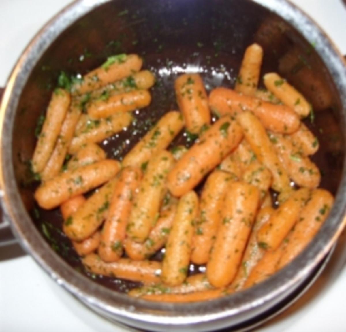 Putengeschnetzeltes mit Kartoffelchen und Babykarotten - Rezept - Bild Nr. 4