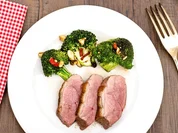 Geflügel - Entenbrust bei Niedrigtemperatur (80°C) im Backofen gegart..... - Rezept - Bild Nr. 2