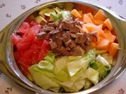 Herbstlicher Salatteller mit Rindfleischstreifen - Rezept