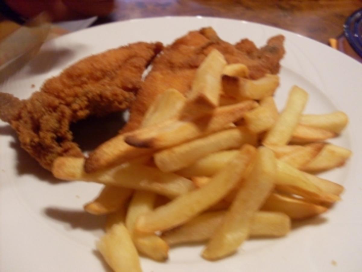 Backhendl mariniert mit Pommes und Salat - Rezept - kochbar.de Backhendl mariniert mit Pommes und Salat - Rezept - kochbar.de