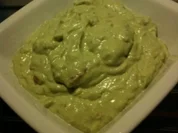 Rezept: Guacamole mit Kirschtomaten und Frischkรคse Guacamole mit Kirschtomaten und Frischkรคse - Rezept