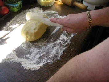 Apfel-Rosinen-Bienenstich - Rezept - Bild Nr. 6