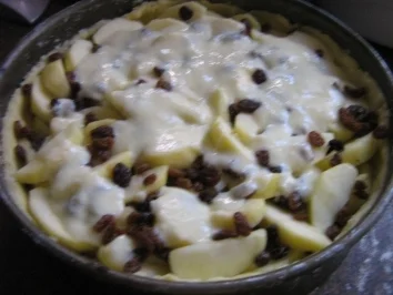 Apfel-Rosinen-Bienenstich - Rezept - Bild Nr. 9