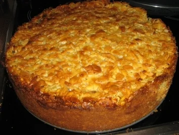 Apfel-Rosinen-Bienenstich - Rezept