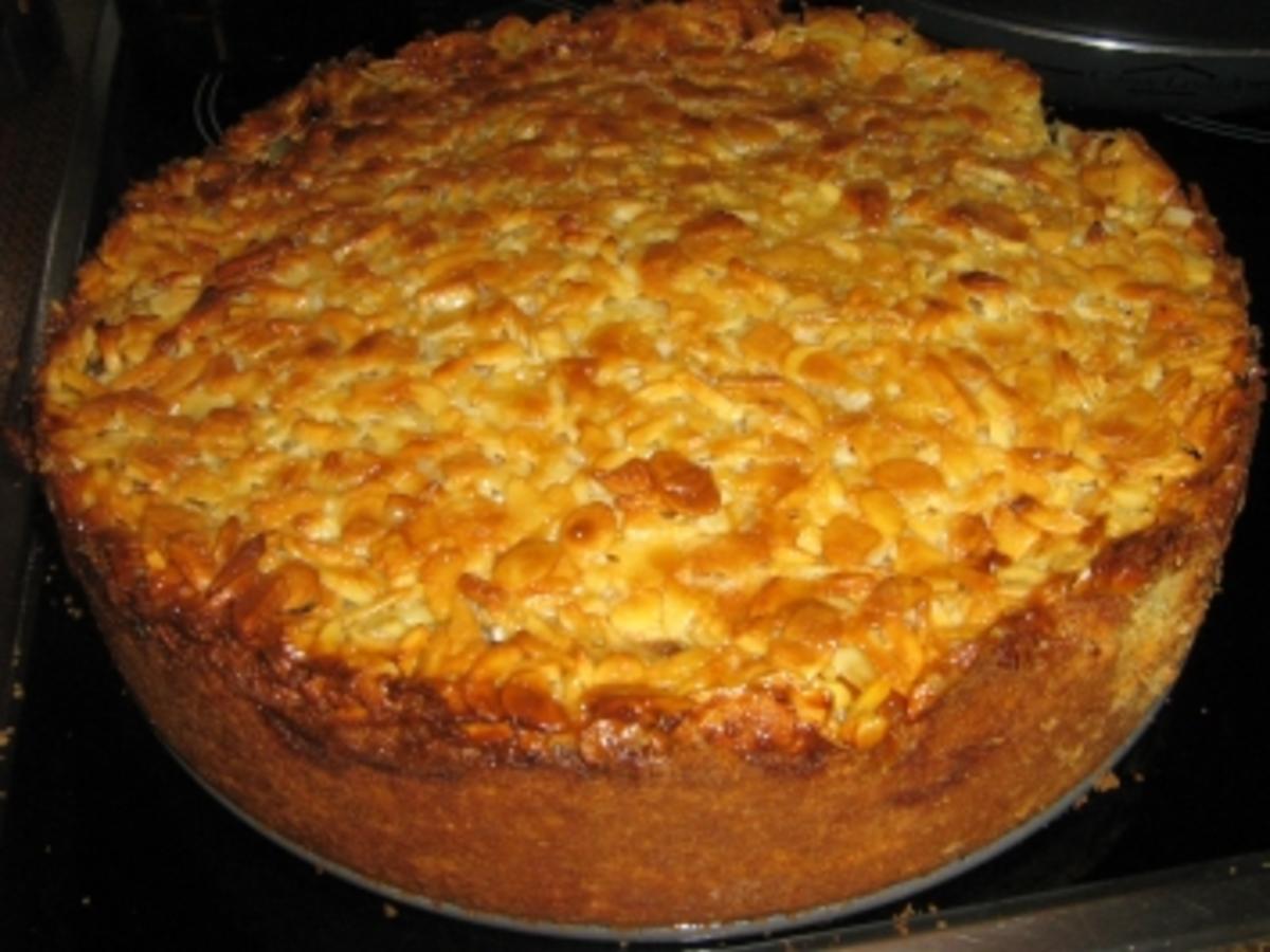 Apfel-Rosinen-Bienenstich - Rezept mit Bild - kochbar.de
