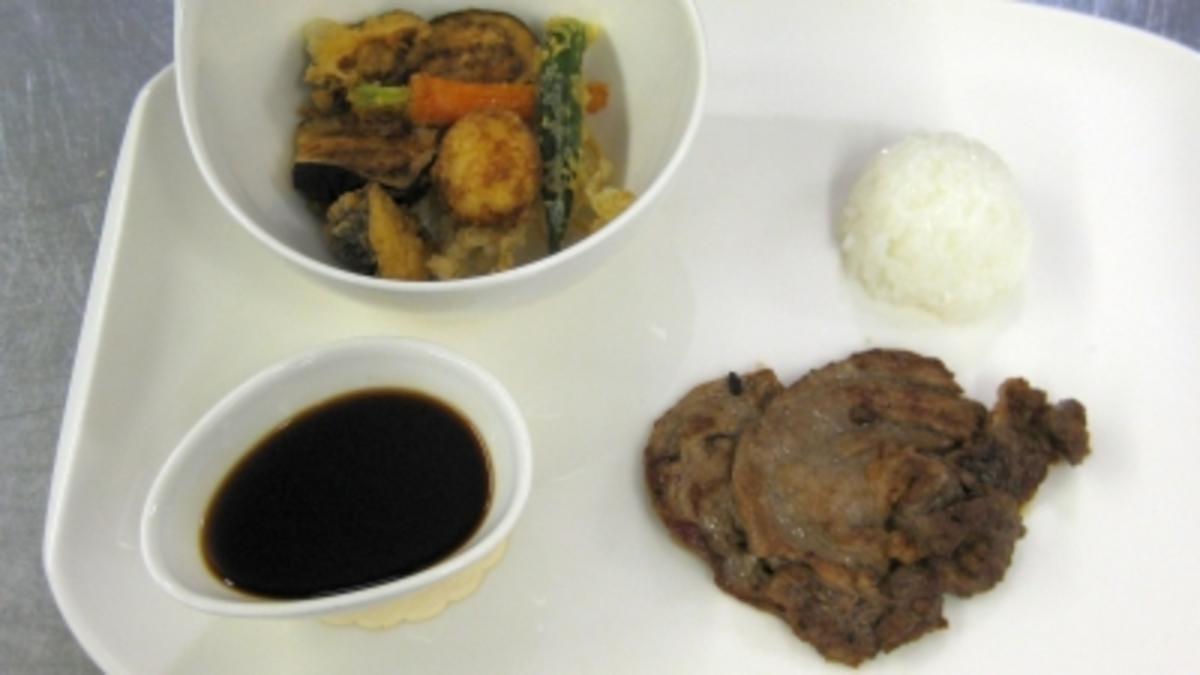 Bilder für Sukiyaki mit Tempura, dazu Dashi-Soße und Sushi-Reis - Rezept