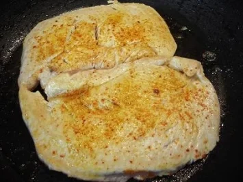 Putenbrustfilet, überbacken mit cremig würzigem Geramont - Rezept - Bild Nr. 4