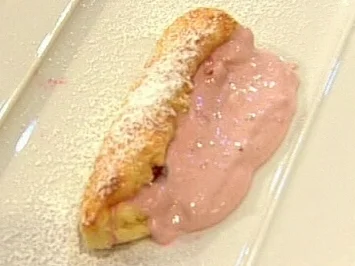 Gefüllte Eclairs mit Johannisbeercreme - Rezept