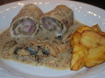 Rezept: Rouladen "Stroganoff" in Senf-Honig-Sauce Rouladen "Stroganoff" in Senf-Honig-Sauce - Rezept