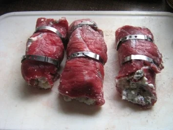 Rinderroulade mit pikanter Füllung - Rezept - Bild Nr. 7