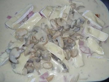 Rezept: Putenschnitzel - Auflauf mit Camembert überbacken.... Bild Nr. 2 Putenschnitzel - Auflauf mit Camembert überbacken.... - Rezept - Bild Nr. 2