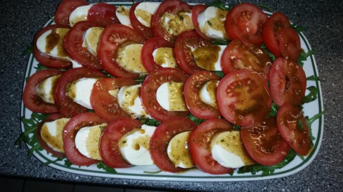 Moni's Tomate Mozzarella - Rezept